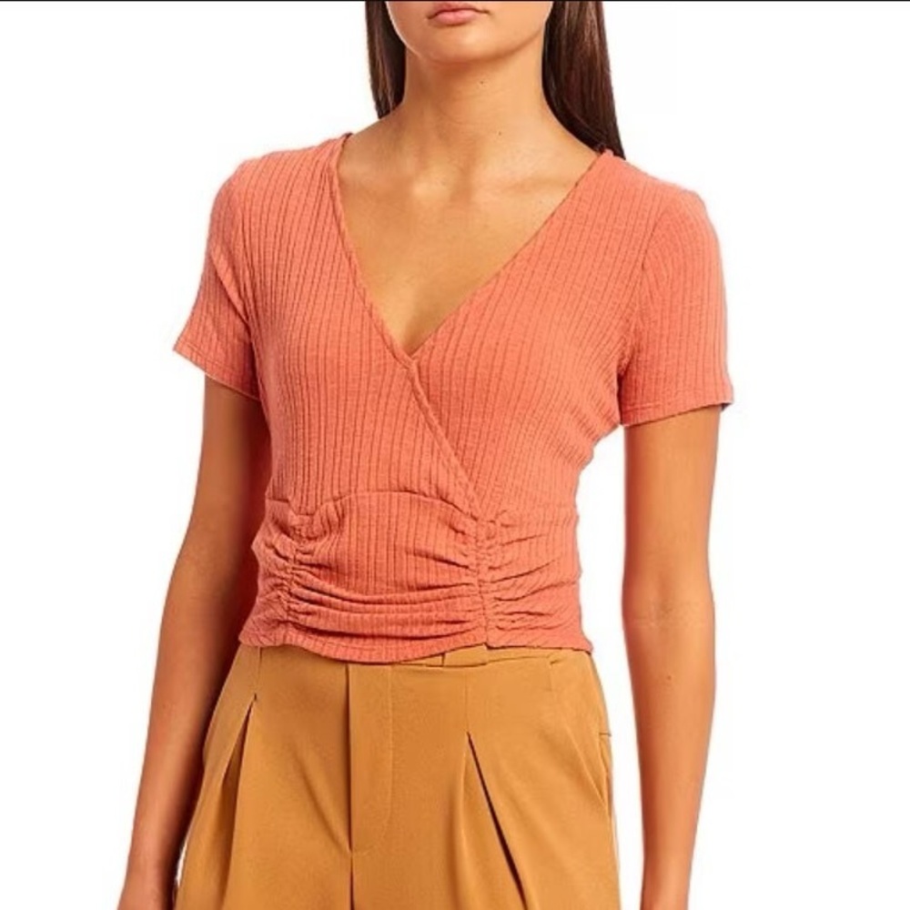 Love & Piece Secret
Charm Women's Shirred
Waist Surplus Top 
Apricot Solid NWT